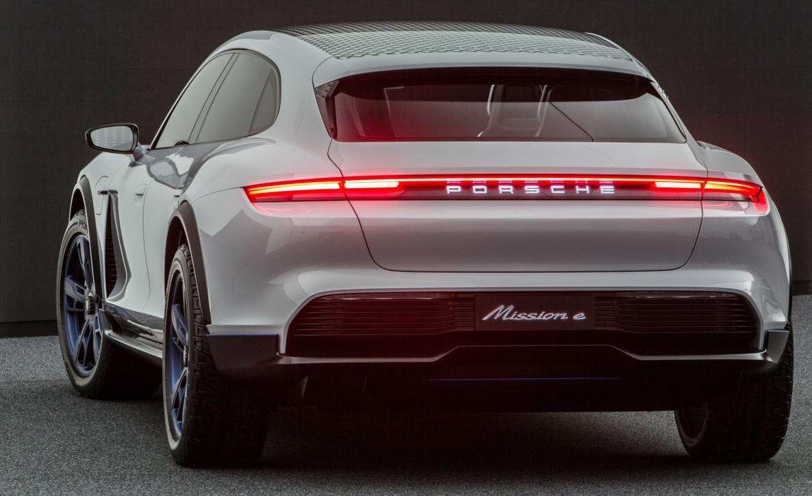 Нажмите на изображение для увеличения. 

Название:	porsche-mission-e-cross-turismo-concept-25-cars-worth-waiting-for-312-1527113353.jpg 
Просмотров:	6294 
Размер:	94.5 Кб 
ID:	265