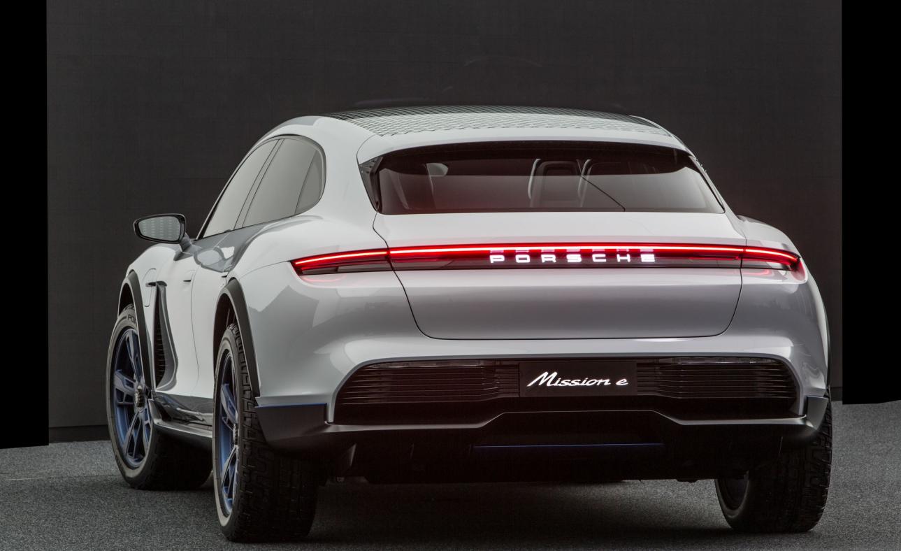 Нажмите на изображение для увеличения. 

Название:	porsche-mission-e-cross-turismo-concept-25-cars-worth-waiting-for-311-1527113334.jpg 
Просмотров:	6326 
Размер:	90.5 Кб 
ID:	266